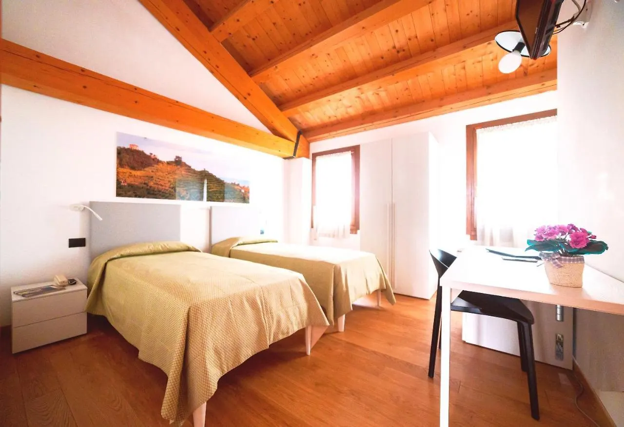 Bed and Breakfast Col Delle Rane Caerano Di San Marco