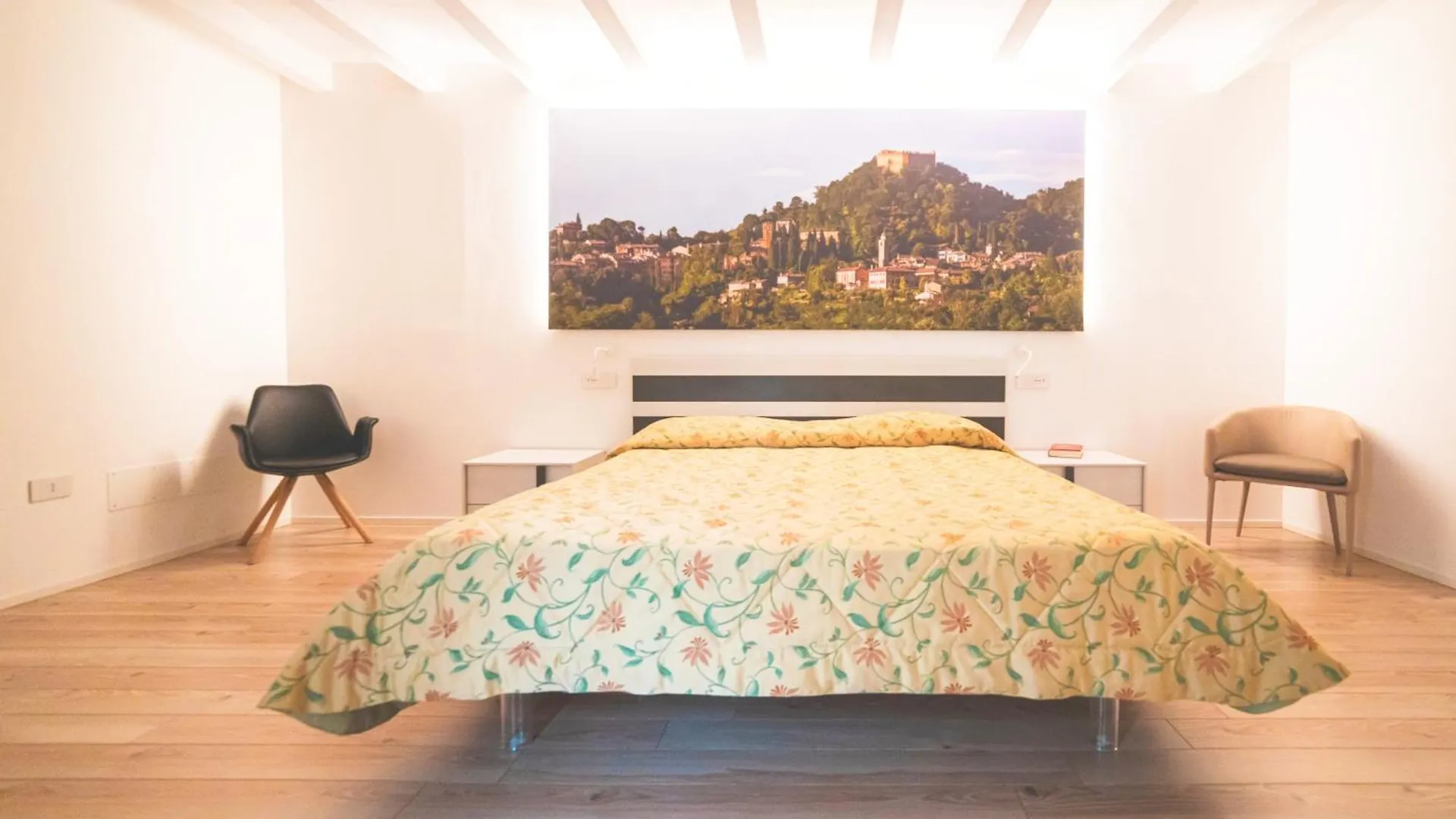 Bed and Breakfast Col Delle Rane Caerano Di San Marco Bed & Breakfast