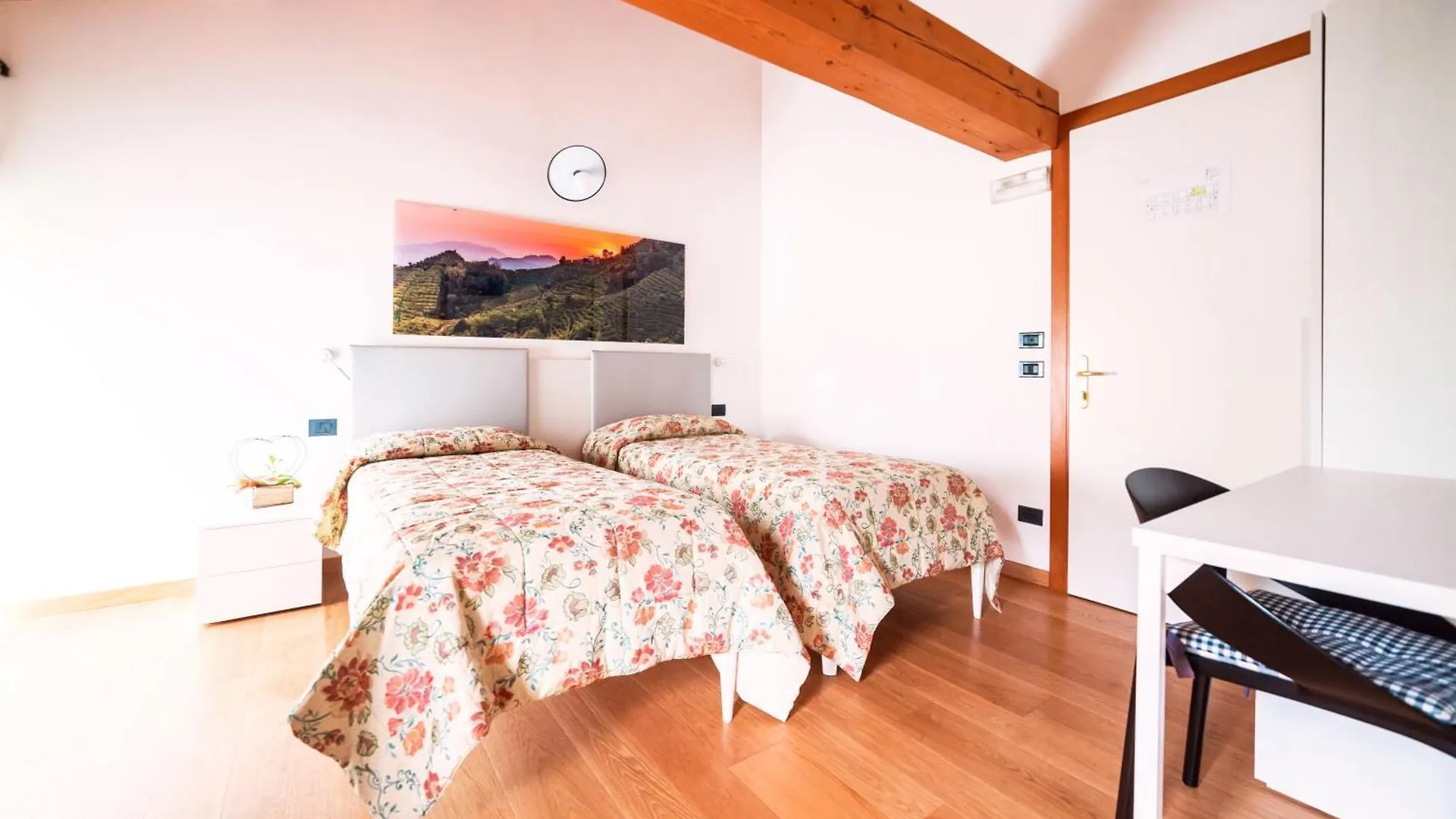 Bed and Breakfast Col Delle Rane Caerano Di San Marco Bed & Breakfast